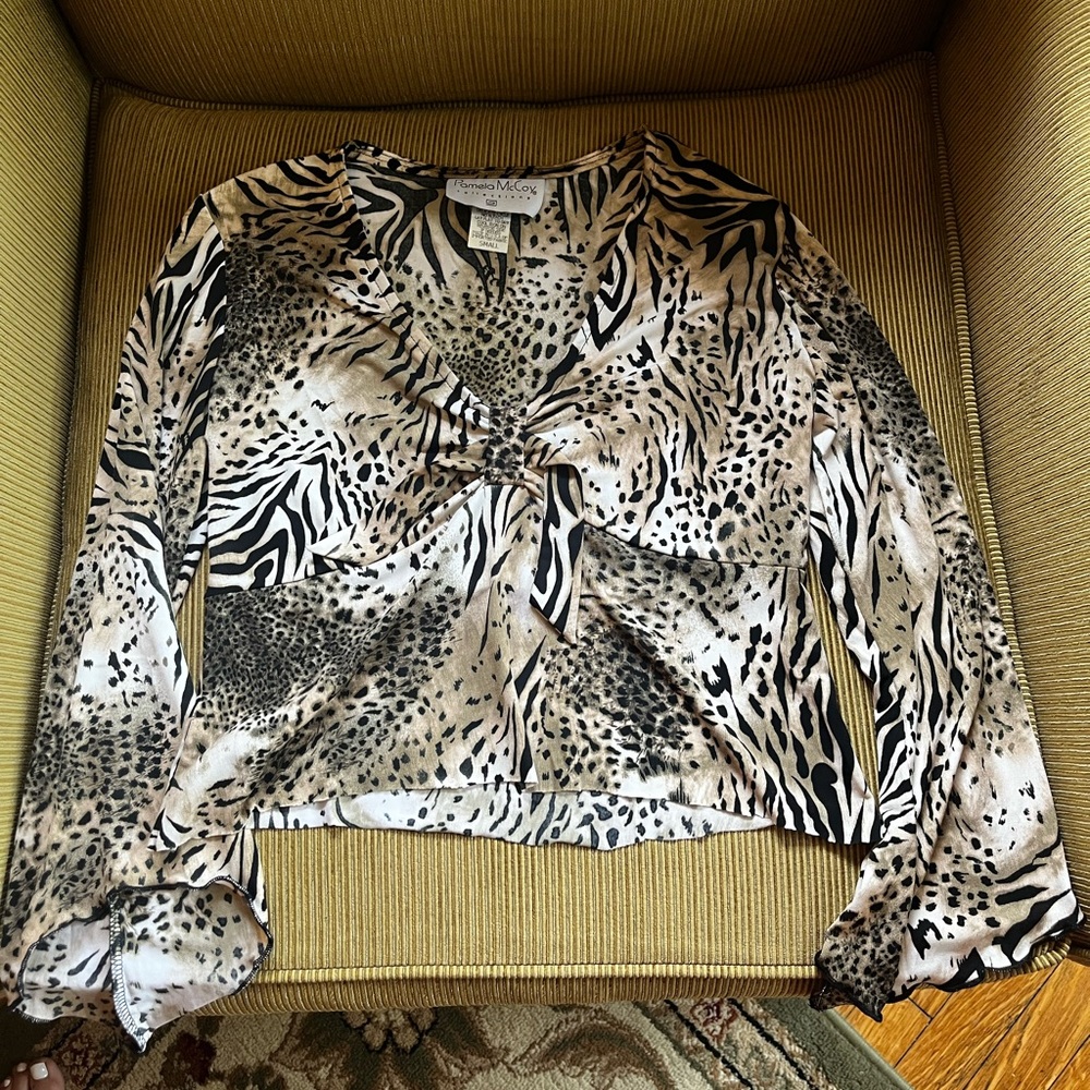 Small crop blouse